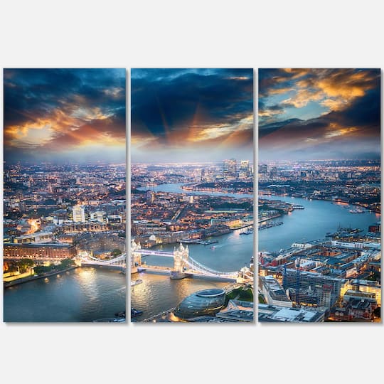 Designart - Aerial View of London at Dusk